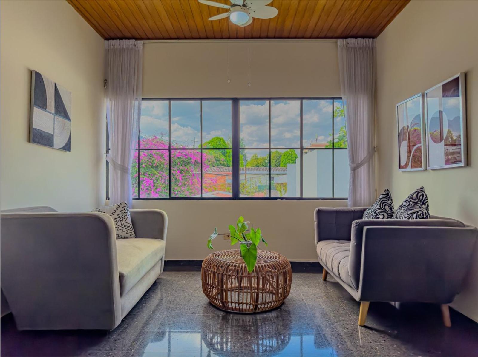 סאן סלבדור Cardedeu Suites מראה חיצוני תמונה